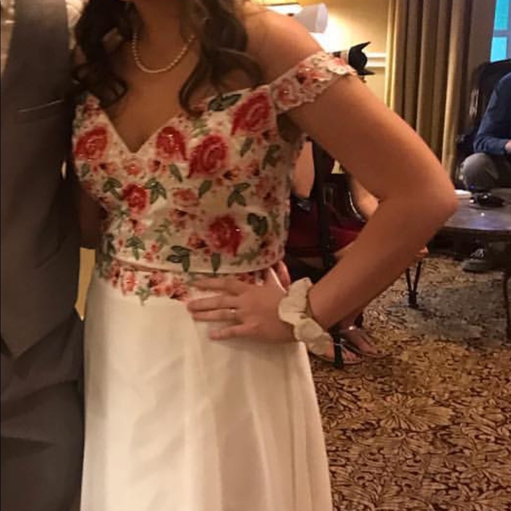 Dave & Johnny prom dress - Picture 3 of 4